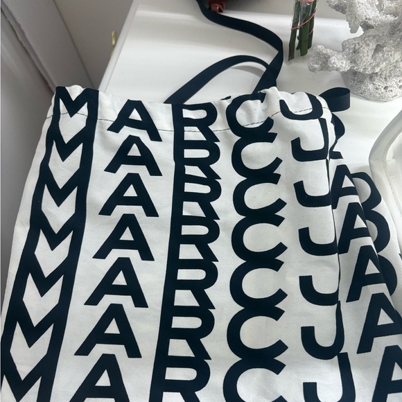 Marc Jacobs White Tote Bag - Picture 3 of 5